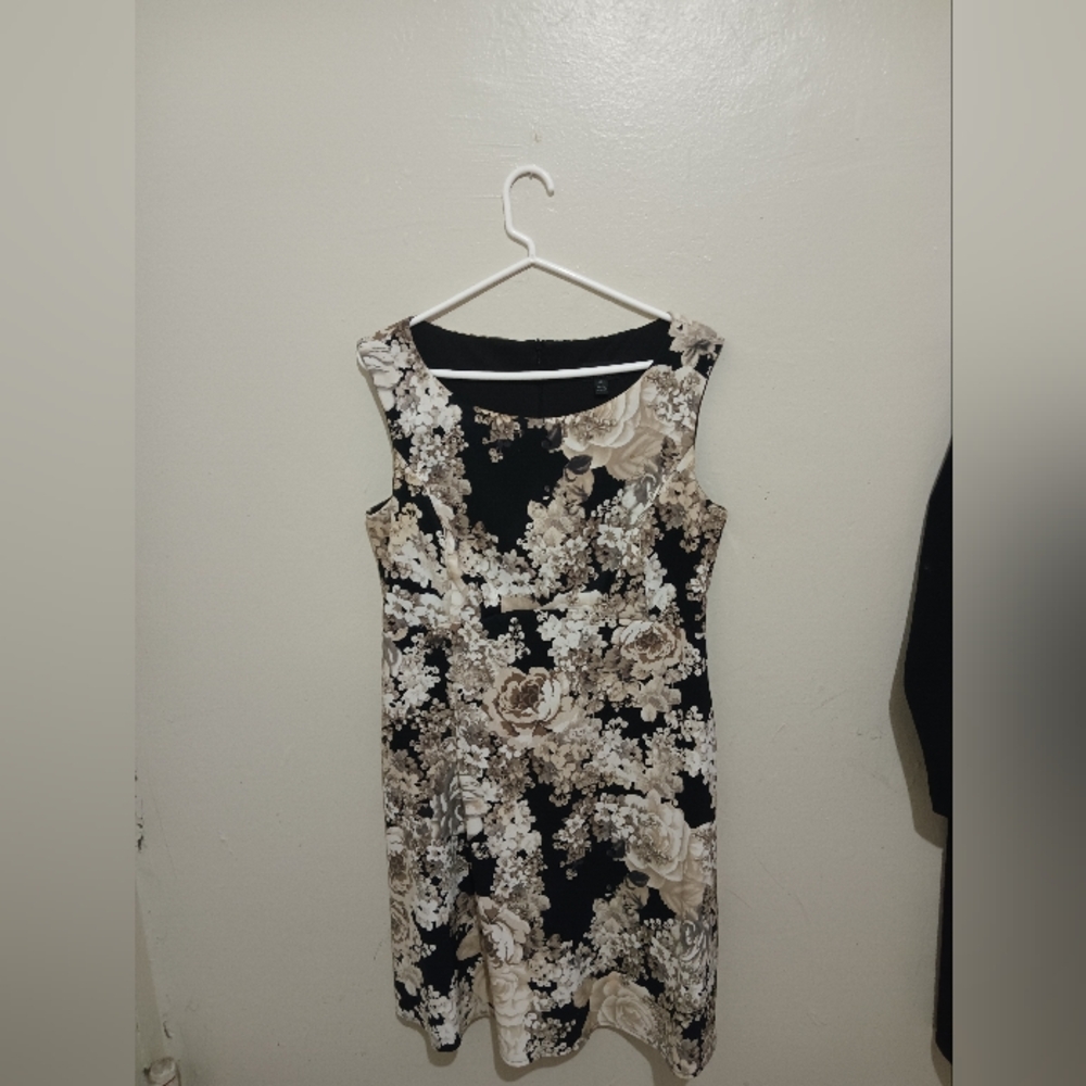 connected apparel Black and Cream Floral Sheath Dress